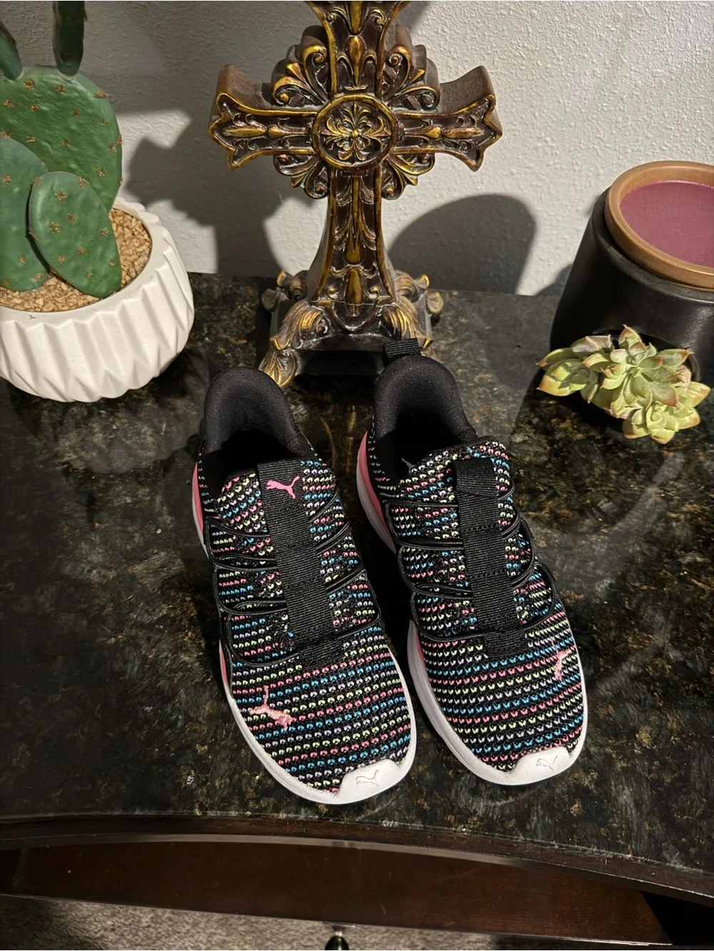 NWOT 1.5C Puma Black Knit Slip-On Sneakers with Pink and Multicolor Stitching